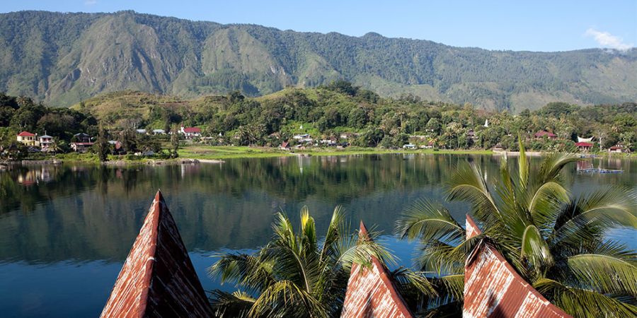 “Festival Alam Nusantara 2025 Resmi Dibuka di Danau Toba, 20.000 Wisatawan Padati Lokasi”