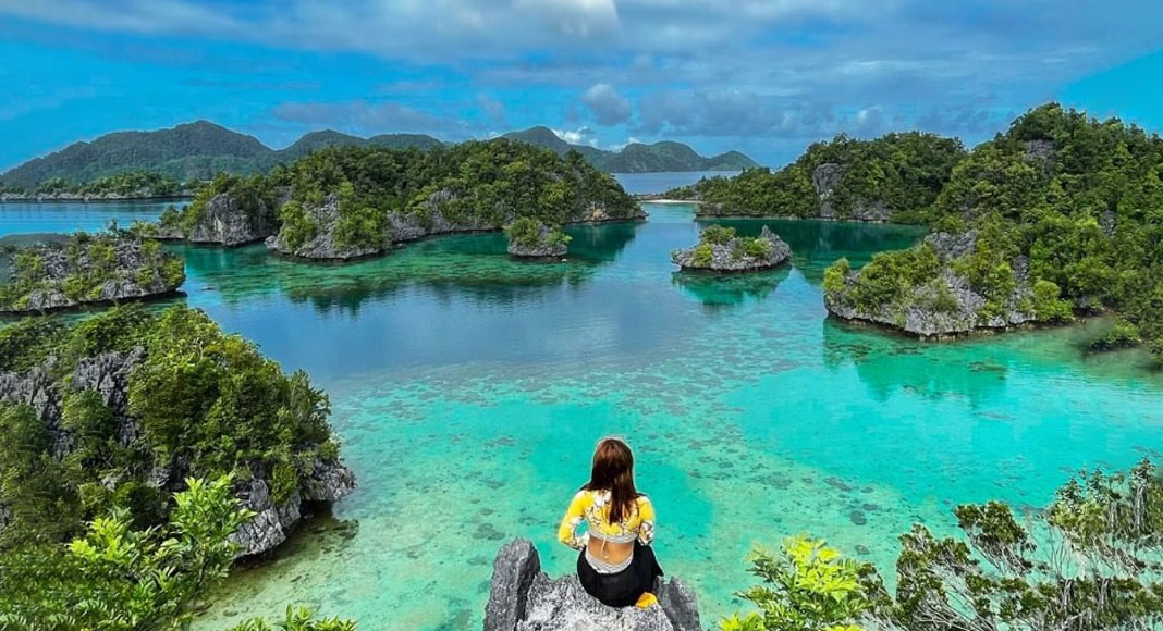 “Kepulauan Labengki: Maldives-nya Sulawesi dengan Laguna Biru Nan Magis”