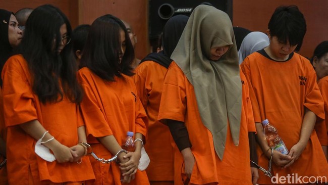 Dua Ibu Rumah Tangga di Semarang Tertangkap Bawa 2 Kg Sabu Disembunyikan di Popok Bayi, Diduga Kurir Jaringan Antarprovinsi