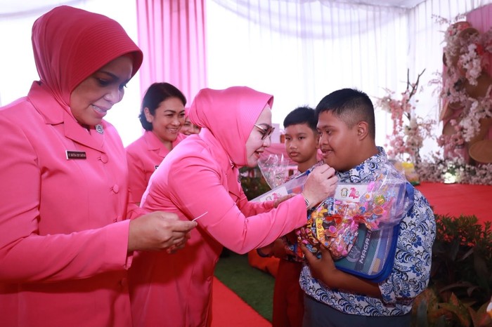 Polda Sumsel Dukung Pendidikan Inklusif Lewat Bhayangkari Peduli, Perluas Kesempatan Belajar Anak
